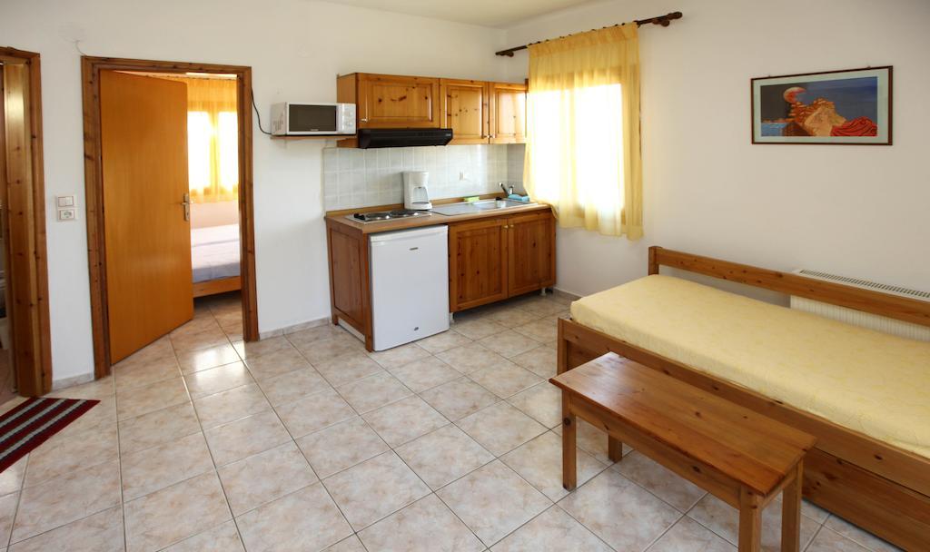 Nama Apartments Skala Potamia  Bilik gambar