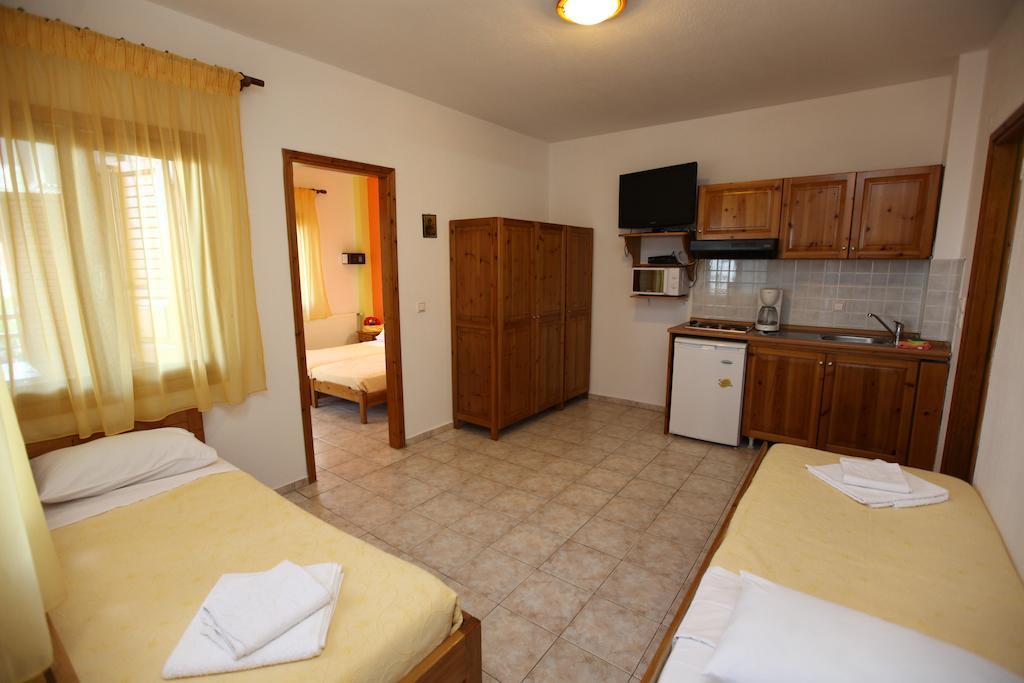 Nama Apartments Skala Potamia  Bilik gambar